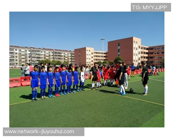 热血足球守门员的荣耀与挑战在绿茵场上的拼搏与梦想